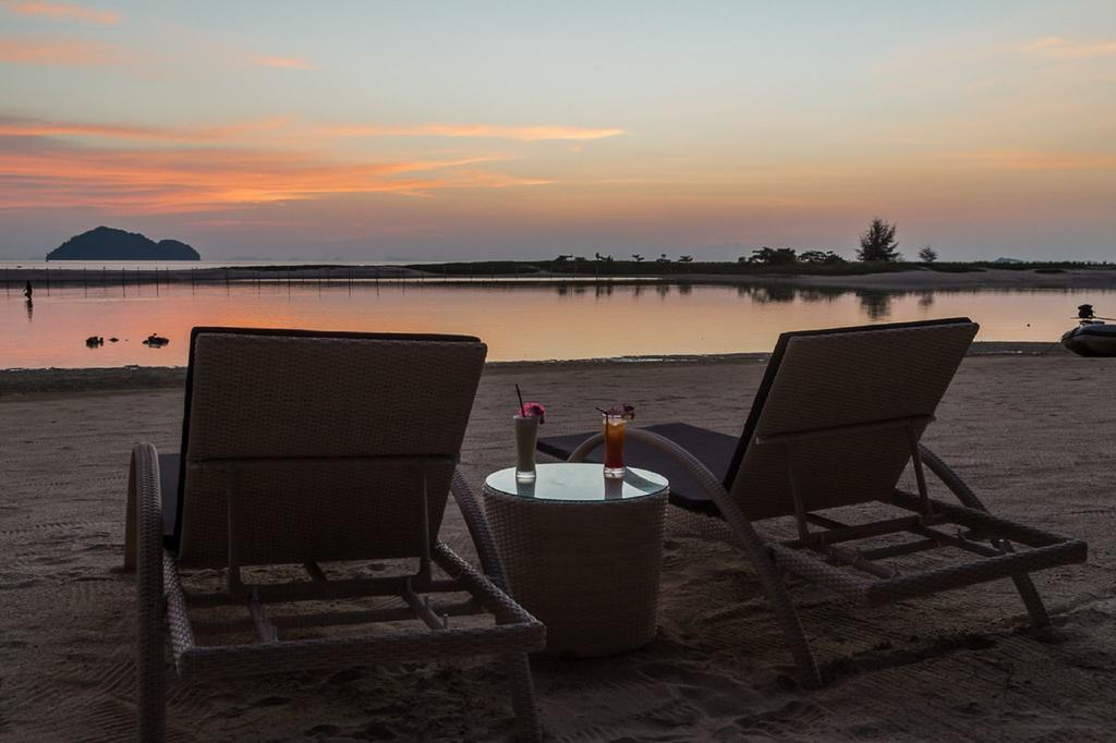 Angkana Hotel Bungalows Thong Sala Bagian luar foto